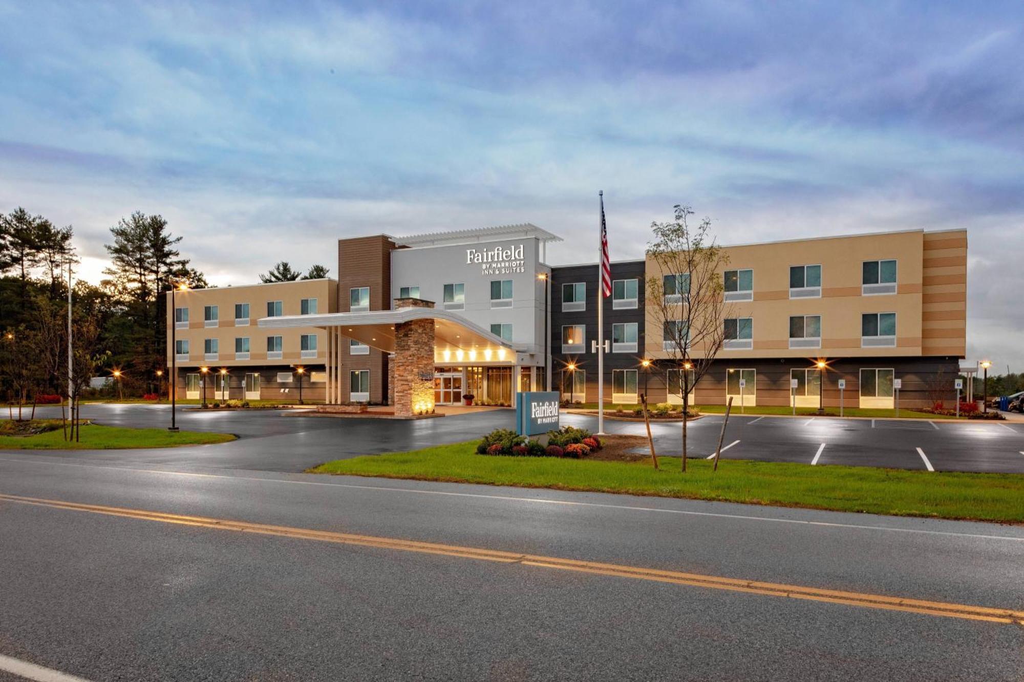 Fairfield Inn & Suites By Marriott Queensbury Glens Falls/Lake George Exterior foto